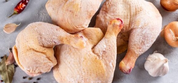 La produzione mondiale di carne avicola crescerà del 2% nel 2025. Le stime dell’Usda