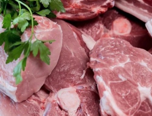 Cun tagli freschi: calano gole (-3 cent) e trito da banco (-10 cent). Ritocchi per pancette e macelleria