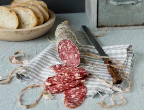 Salame a libero servizio in Gdo: mercato stabile a valore, lieve calo nei volumi. I dati Circana