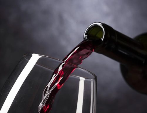 Etichettatura vino: Lollobrigida firma un decreto per la proroga. Il plauso di Unione italiana vini