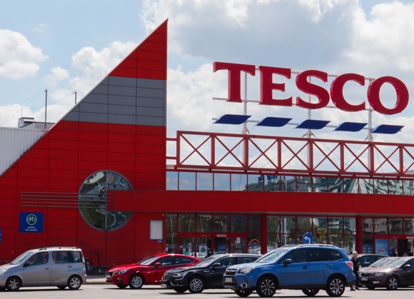 tesco profitti