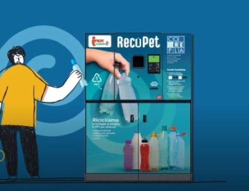 Corepla e Iper La Grande i presentano l’eco-compattatore ‘Recopet’. Premi e vantaggi per i consumatori