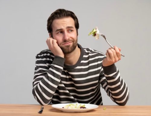 Eurispes: un italiano su quattro è disposto a mangiare carne sintetica e farine di insetti