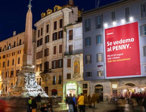 ‘Anvedi quanti Penny’. L’insegna triplica la presenza nella capitale con un’inedita campagna in romanesco