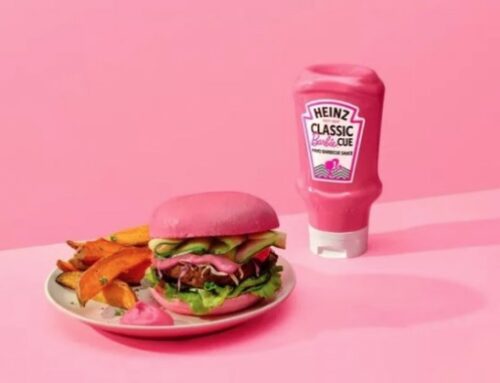 Heinz Uk lancia la Salsa Barbiecue, dal colore rosa, in collaborazione con Mattel