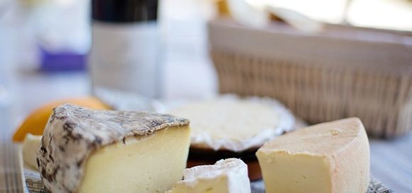 Pechino: indagine anti-dumping anche su latte e formaggi europei
