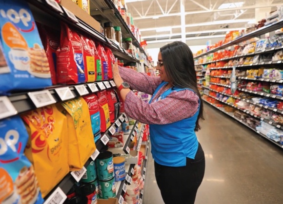 Walmart, pressioni sui fornitori: “I prezzi devono scendere”