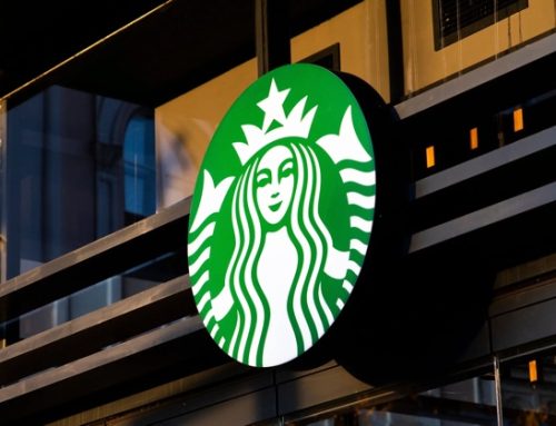 Starbucks chiuderà centinaia di caffetterie in Nord America