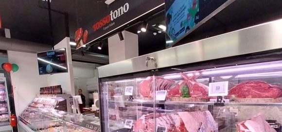 Apulia Distribuzione inaugura un punto vendita Rossotono Local a Molfetta (Ba)