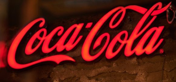 Germania, Coca-Cola chiuderà nel 2025 cinque centri produttivi e logistici