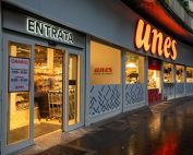 Unes rinnova due punti vendita a Milano