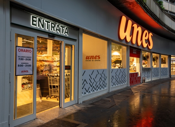 Unes rinnova due punti vendita a Milano
