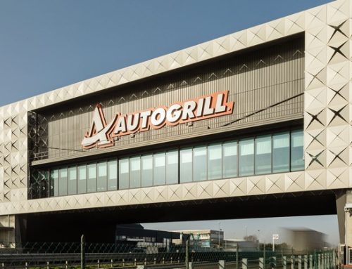 L’indagine Altroconsumo sui prezzi degli autogrill: panini fino a 8,5 euro e acqua oltre 3 euro al litro