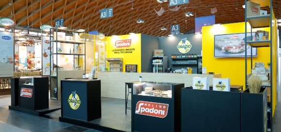 Molino Spadoni ha presentato a Beer&Food Attraction 2025 i suoi panificati surgelati per l’Horeca