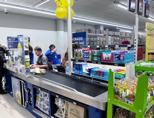 La metamorfosi delle casse di Lidl, dai tapis roulant lunghissimi e barricati a quelle nuove, snelle e veloci
