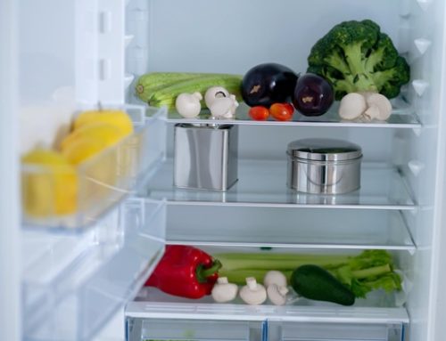Alimenti deteriorati: è reato tenerli nei locali anche se non sono in vendita