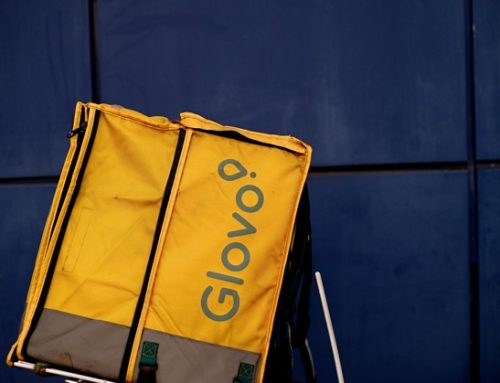 Glovo dovrà pagare i rider 30 centesimi in più a consegna quando fa caldo
