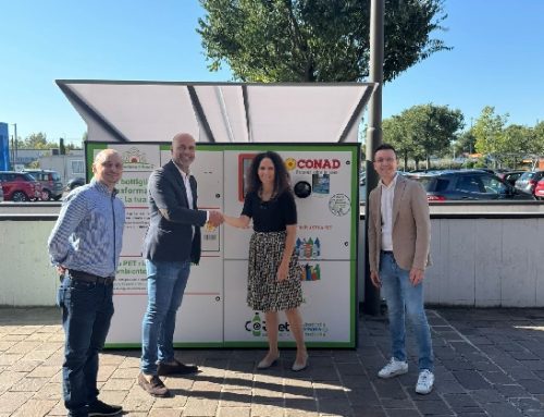 Al Conad Superstore Navile di Bologna installato un eco-compattatore per il riciclo delle bottiglie in Pet