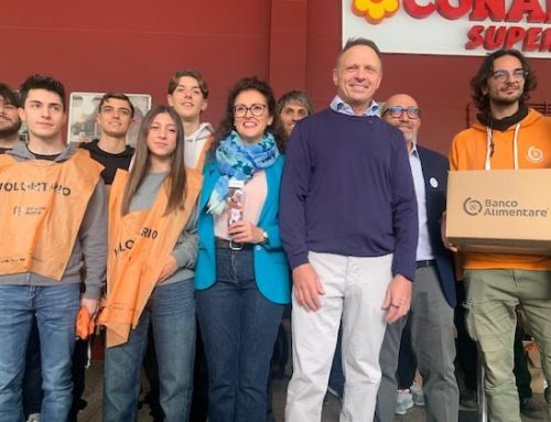 Colletta alimentare (2): presenti anche il ministro Lollobrigida, il card. Zuppi (Cei), il governatore Fontana (Lombardia)