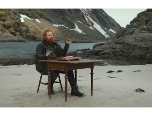 A tutto spot / Il salmone Mowi punta sulla semplicità, apparecchiando la tavola della rilevanza culturale