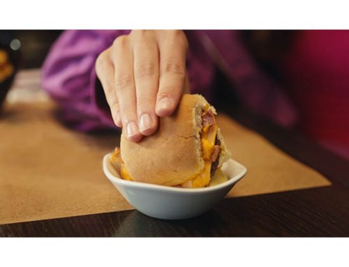 Hamburger Day: lo smash burger è il trend del momento