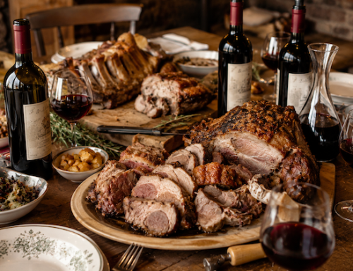 Francia / E’ qui la festa? Sì, ci sono vino e carne di maiale. Ma allora è razzista e discriminatoria. Va vietata!