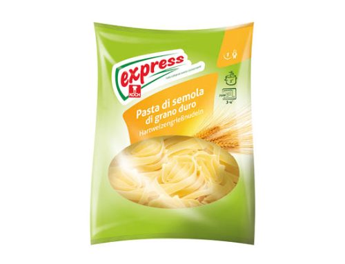 Koch punta sulla pasta lunga all’uovo per il foodservice